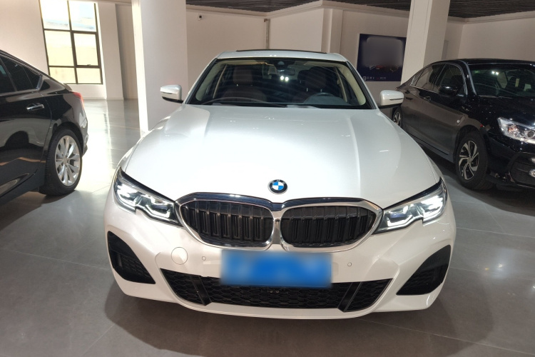 宝马3系 2022款 325Li M运动套装车身外观2