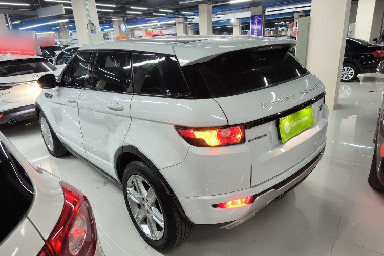 路虎 揽胜极光 2015款 2.0T 五门锐动版车身外观4