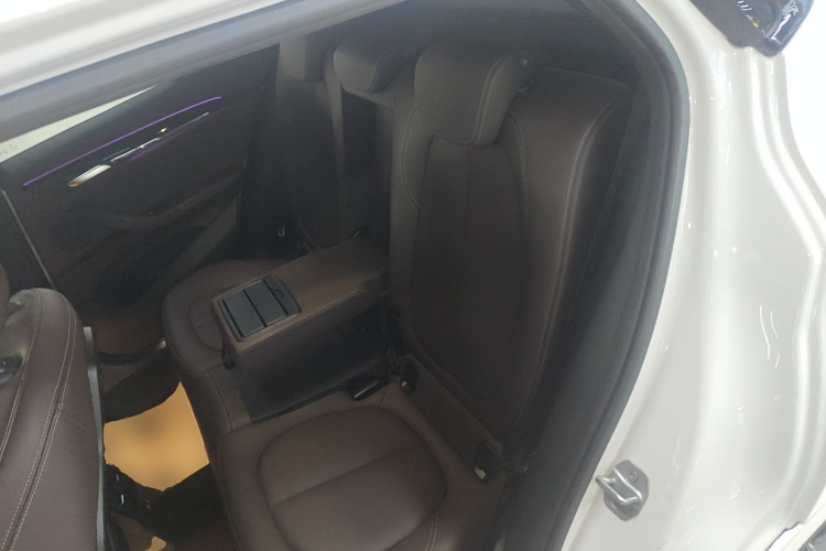 宝马X2 2020款 sDrive25i 领先型M运动套装中控内饰21