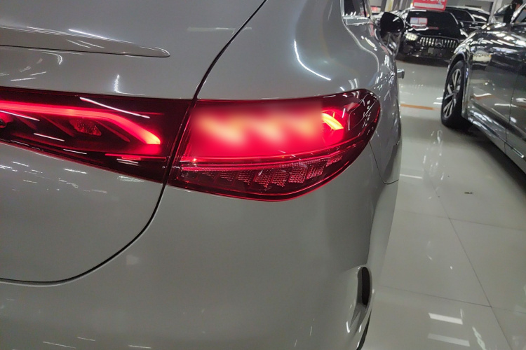 奔驰EQE 2022款 350 先锋版车身外观6007