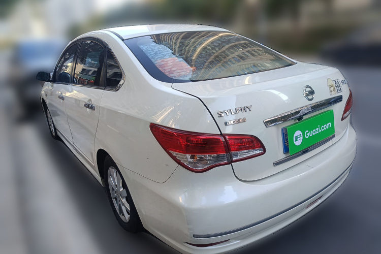 日产 轩逸 2012款 经典 1.6XE 自动舒适版车身外观5