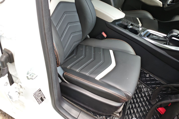 凯翼 轩度 2021款 1.5T CVT雄起版局部细节41