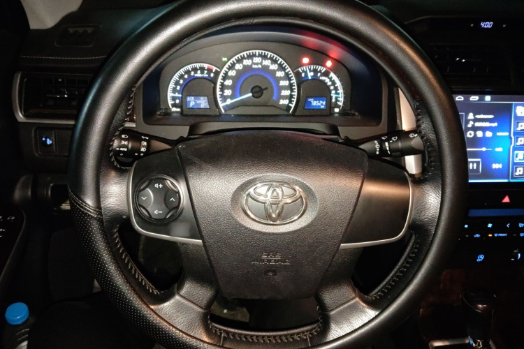 丰田 凯美瑞 2016款 2.0G 十周年纪念领先版中控内饰13