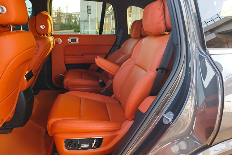 理想汽车 理想L8 2024款 Pro中控内饰7004