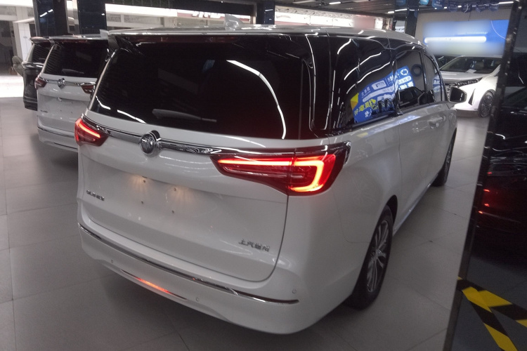 别克GL8 2023款 ES陆尊 舒适型车身外观7