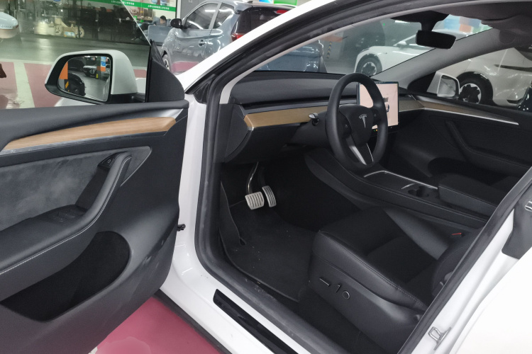 特斯拉 Model Y 2022款 Performance高性能全轮驱动版中控内饰20