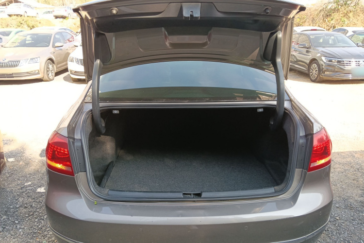 大众 帕萨特 2014款 1.8TSI DSG御尊版机舱底盘23