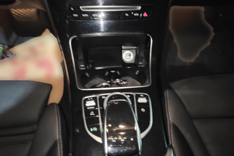 奔驰C级 2018款 C 200 运动版局部细节18