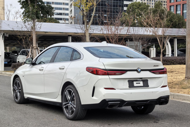 宝马2系(进口) 2023款 225i 四门轿跑车 M运动套装车身外观6009