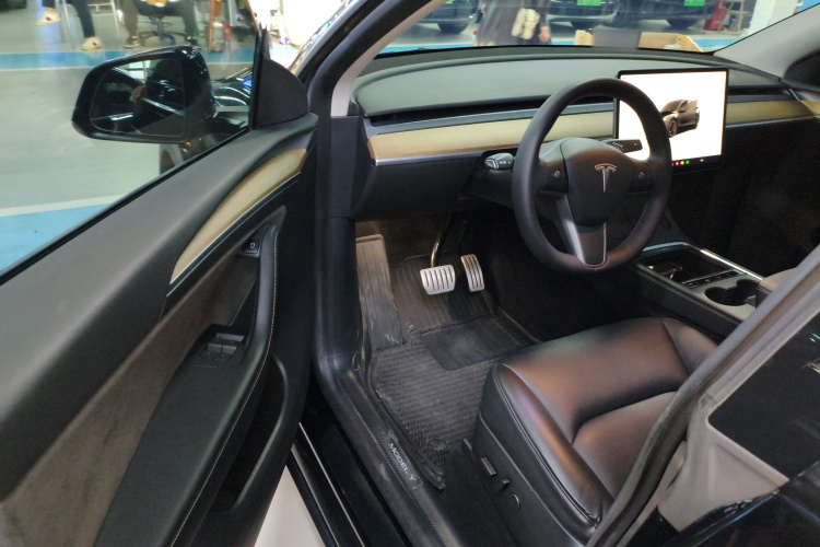 特斯拉 Model Y 2022款 Performance高性能全轮驱动版中控内饰20