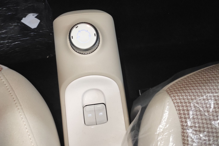 五菱汽车 宏光MINIEV 2024款 第三代 215km 青春版局部细节18