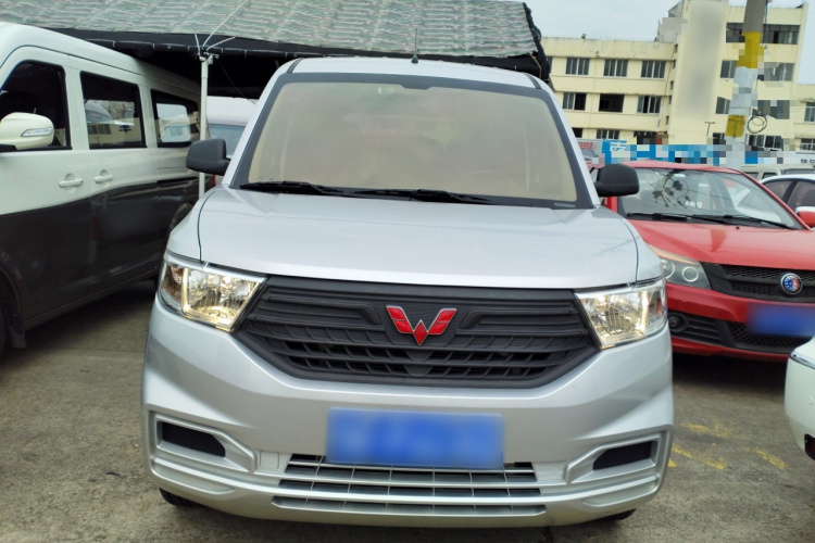 五菱汽车 五菱宏光V 2022款 1.5L劲取版电动助力LAR车身外观2