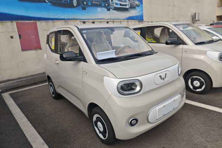 五菱汽车 宏光MINIEV 2024款 第三代 215km 青春版车身外观3