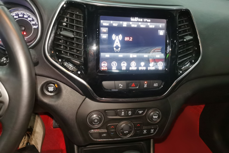 Jeep 自由光 2019款 2.0T 四驱探享版+自动驾驶智慧包 国V局部细节16