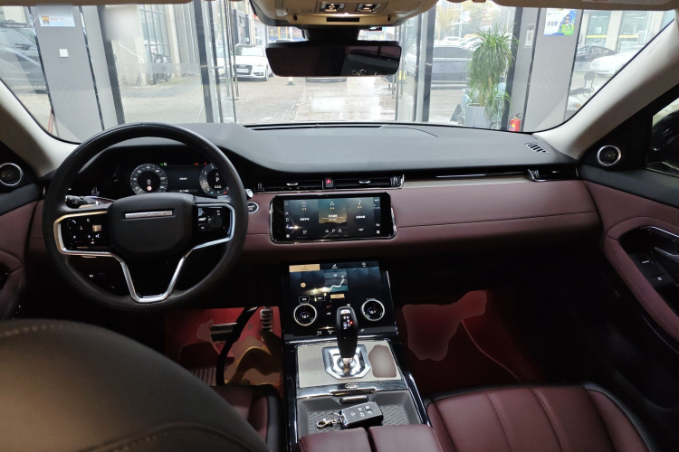 路虎 揽胜极光 2023款 极光L 249PS 豪华版中控内饰7002