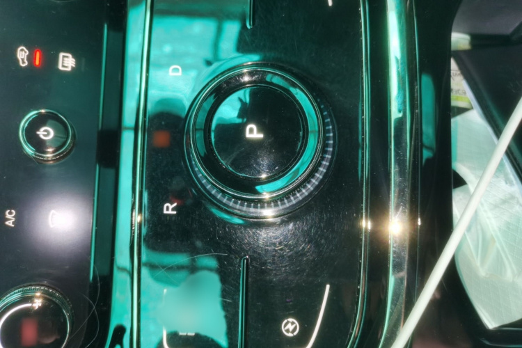 哪吒汽车 哪吒U 2022款 智500 磷酸铁锂局部细节18