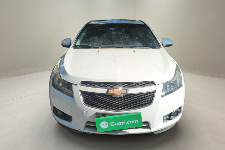 雪佛兰 科鲁兹 2013款 掀背 1.6L 自动豪华型车身外观2