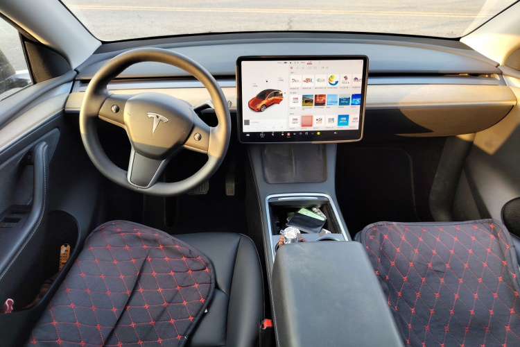 特斯拉 Model Y 2021款 标准续航后驱版中控内饰12