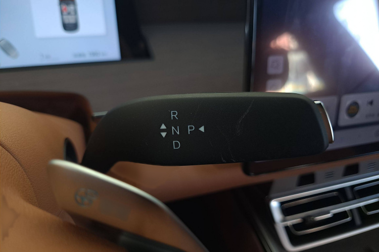 比亚迪 汉L 2025款 DM-p 四驱激光雷达旗舰型局部细节18