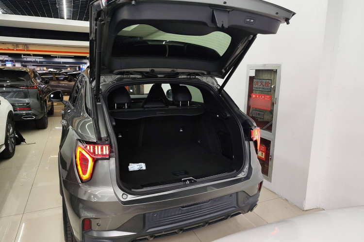 领克01 EM-P 2021款 1.5TD PHEV Halo机舱底盘23