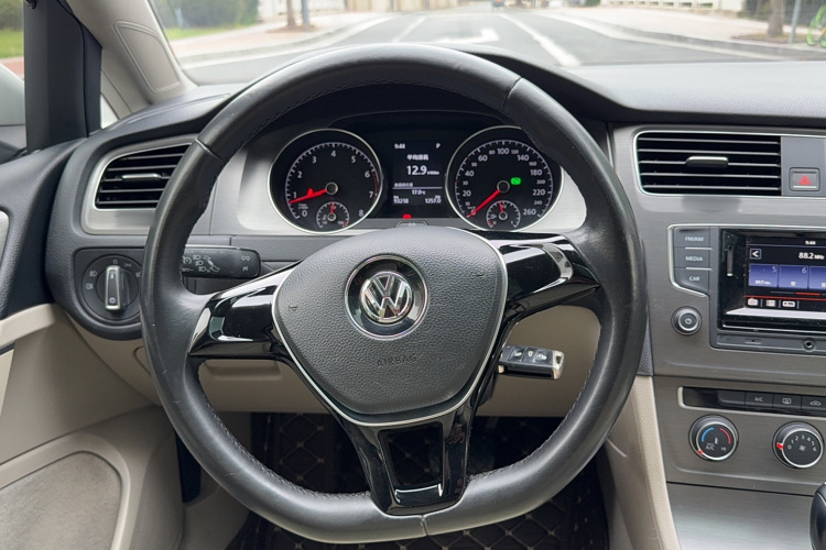 大众 高尔夫 2016款 230TSI 自动舒适型局部细节9001