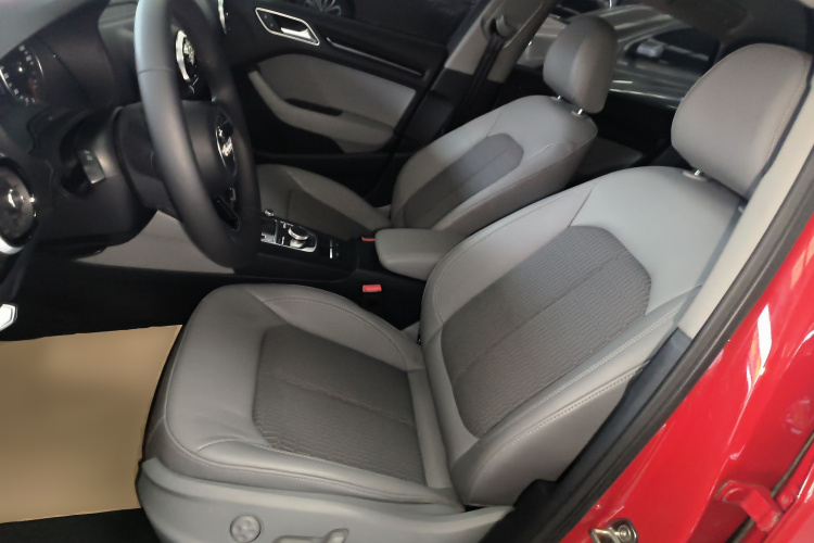 奥迪A3 2018款 30周年年型 Sportback 35 TFSI 时尚型局部细节19