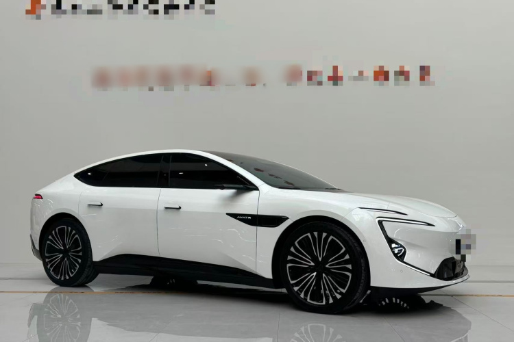 阿维塔12 2024款 改款 700 三激光后驱奢享版车身外观6004