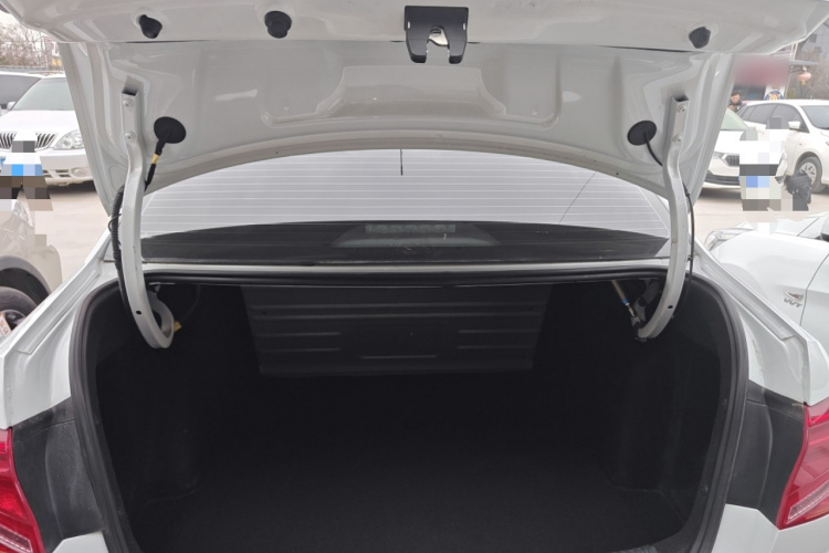 大众 捷达 2019款 梦想版 1.5L 手动舒适型机舱底盘23