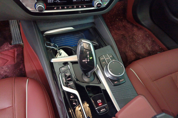 宝马5系新能源 2022款 535Le M运动套装局部细节18