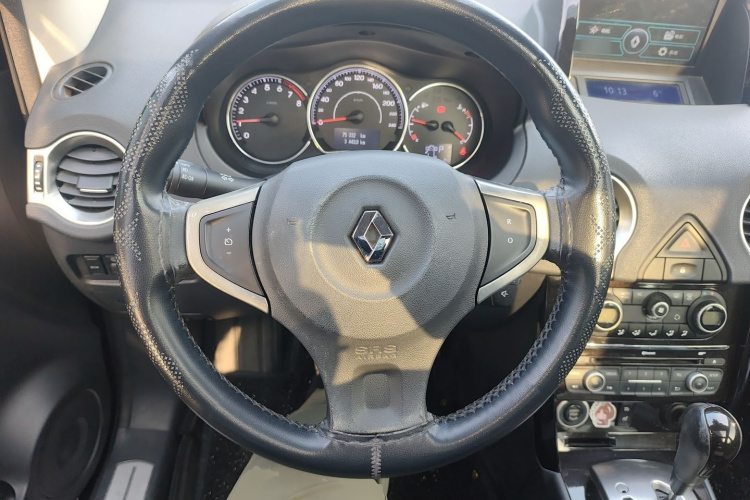 雷诺 科雷傲(进口) 2014款 改款 2.5L 两驱舒适版中控内饰13