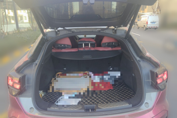 领克05 2022款 2.0TD 四驱劲Halo中控内饰23