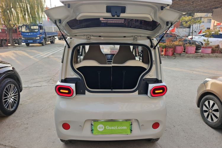 五菱汽车 宏光MINIEV 2024款 第三代 215km 进阶版机舱底盘23