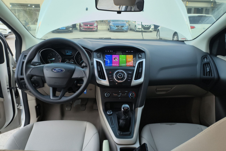 福特 福克斯 2017款 三厢 1.6L 手动舒适型智行版中控内饰7002