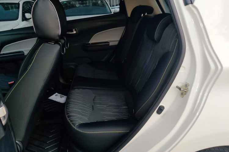 长安欧尚 奔奔E-Star 2020款 心悦版 磷酸铁锂（31.18kWh）中控内饰7004