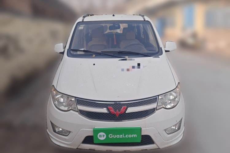 五菱汽车 五菱宏光 2016款 1.5L S舒适型车身外观2