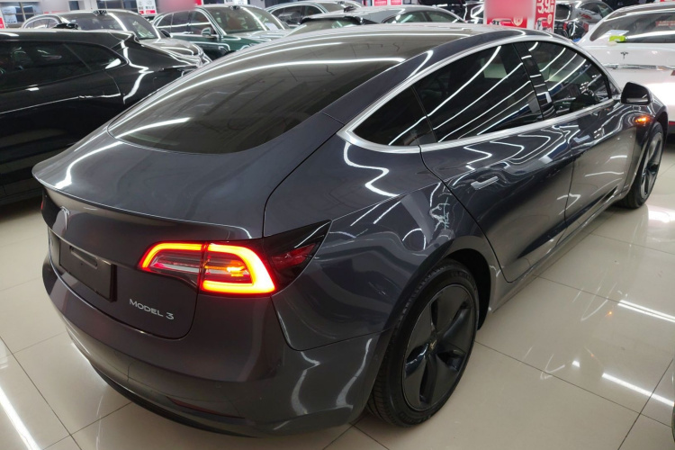 特斯拉 Model 3 2019款 标准续航后驱升级版车身外观7