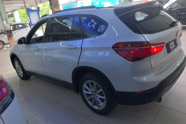 宝马X1 2018款 sDrive18Li 时尚型车身外观4