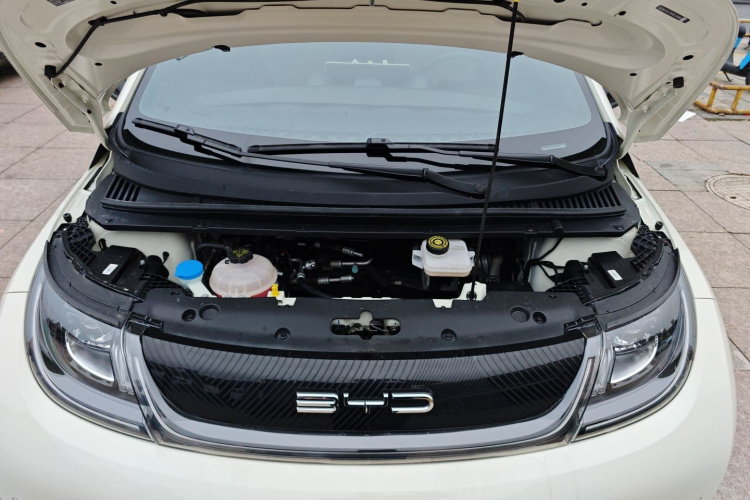 比亚迪 海豚 2023款 420km 时尚版机舱底盘24