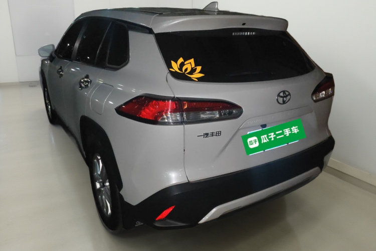 丰田 卡罗拉锐放 2023款 2.0L 先锋版车身外观5