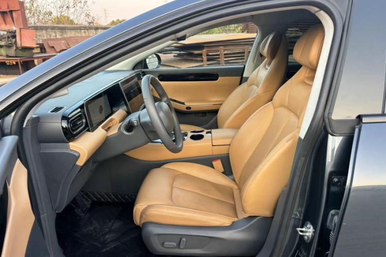 零跑汽车 零跑C01 2024款 增程 216尊享版中控内饰7013