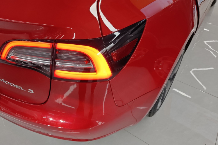 特斯拉 Model 3 2019款 标准续航后驱升级版车身外观6006