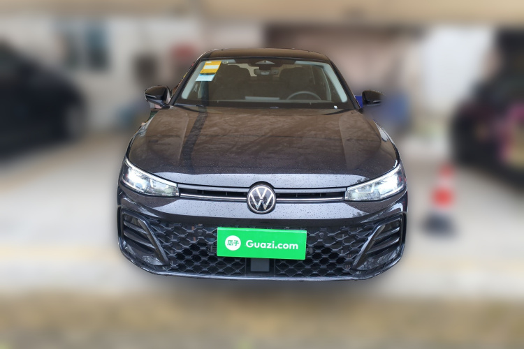 大众 帕萨特 2025款 Pro 380TSI 龙耀版车身外观2