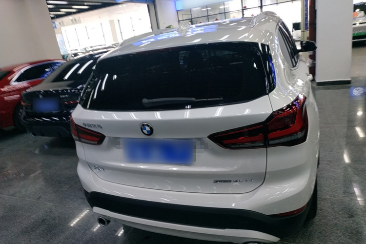 宝马X1 2022款 sDrive25Li 领先型车身外观6004