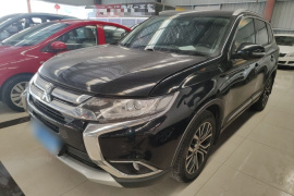 三菱 欧蓝德 2018款 2.0L 两驱荣耀版 5座