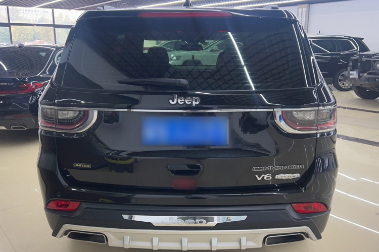Jeep 大指挥官 2018款 2.0T 两驱进享版 国V车身外观6004