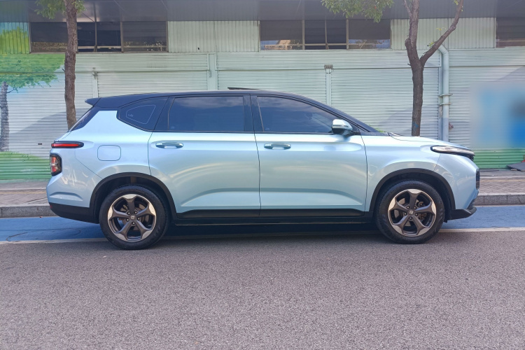 宝骏RM-5 2019款 1.5T CVT 24小时在线尊贵型 6座车身外观6003