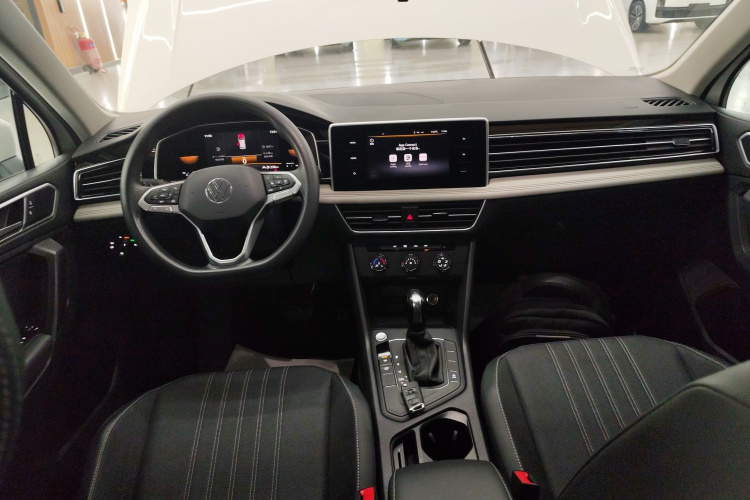 大众 途观L 2022款 330TSI 自动两驱舒享版中控内饰7002