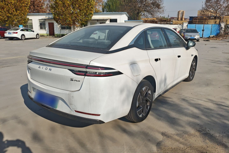 埃安 AION S Plus 2023款 70 乐享版 三元锂车身外观6005