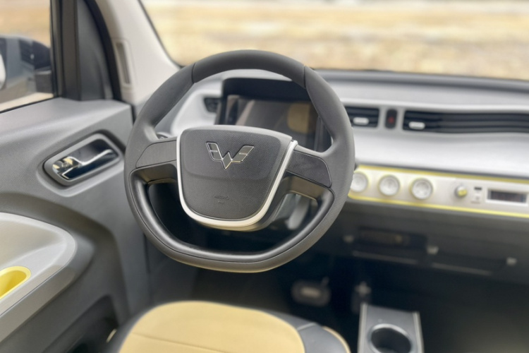 五菱汽车 宏光MINIEV 2022款 马卡龙臻享款 三元锂中控内饰7001