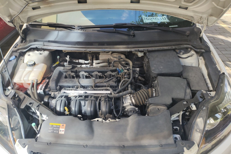 福特 福克斯 2013款 两厢经典 1.8L 自动基本型机舱底盘24